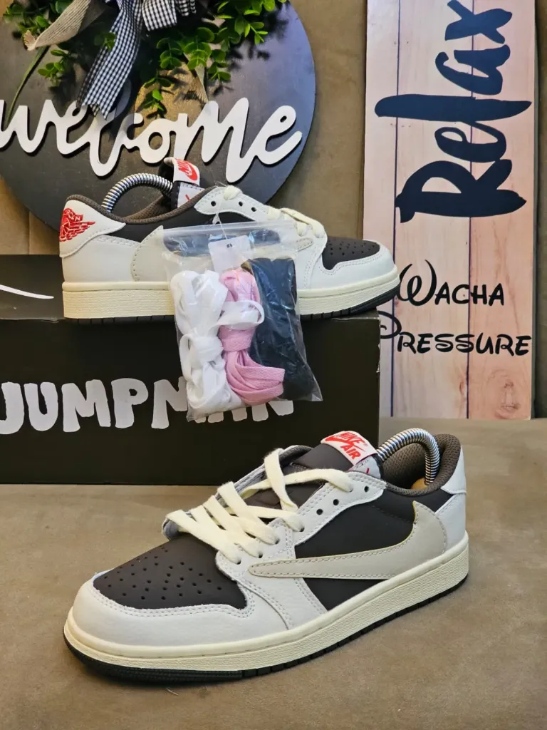 👟Jordan 1 Mocha (size 38 - 45)