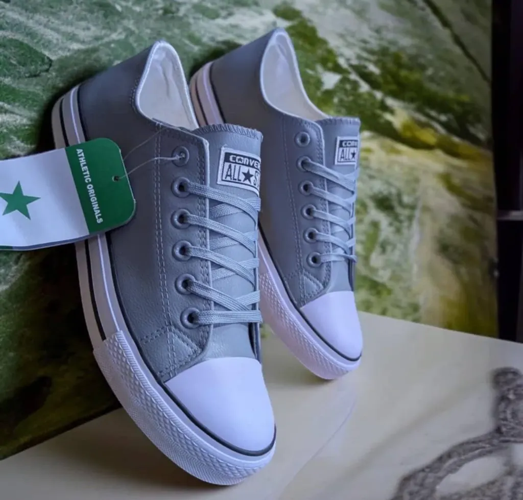 👟 Converse Leather ( sizes 37 - 44)