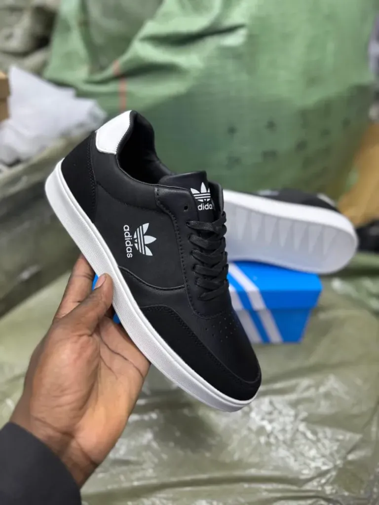 👟 Adidas casual (sizes 40 - 45)