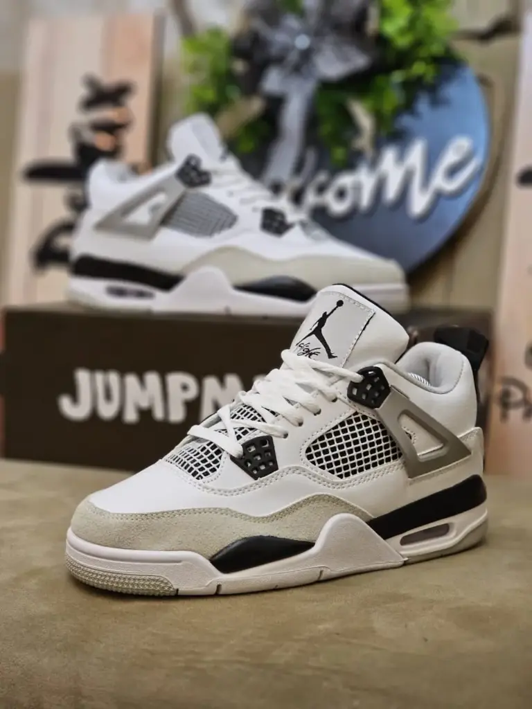👟 Air Jordan 4 Retro – White/Black/Grey