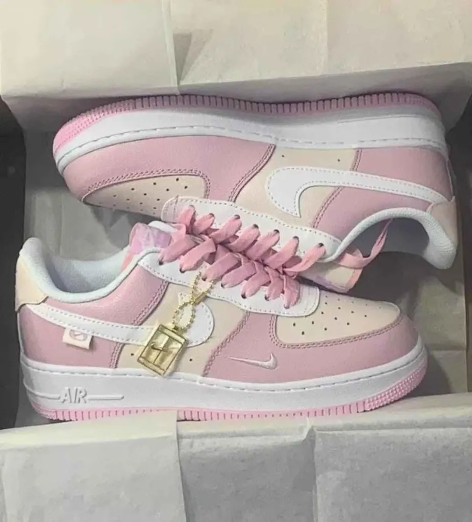 👟Pink Air Force 1s (size 36 - 41)