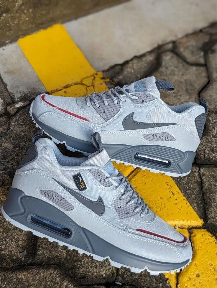 👟 Nike Air Max – Grey/Red Outline