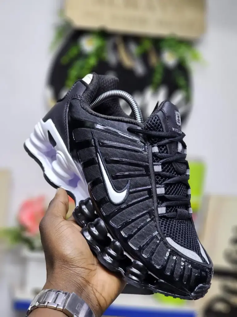 👟 Nike Metcon – Black/White