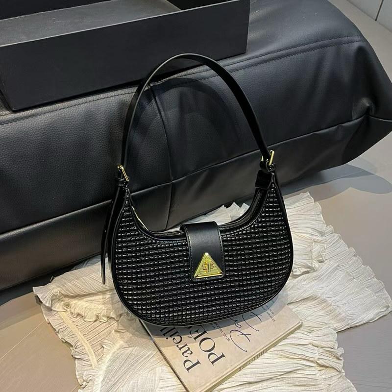 Chic Black Textured Crescent Handbag 🖤✨