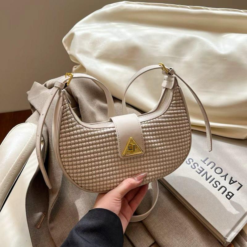 [CRSCNTBAG202601] Chic Woven Crescent Handbag 👜✨